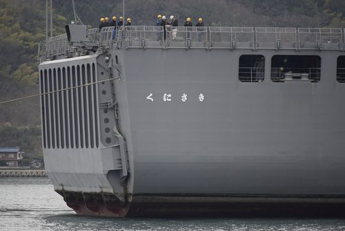特設航空機運搬艦〝くにさき〟1/350・訳あり価格 w1200.jpg